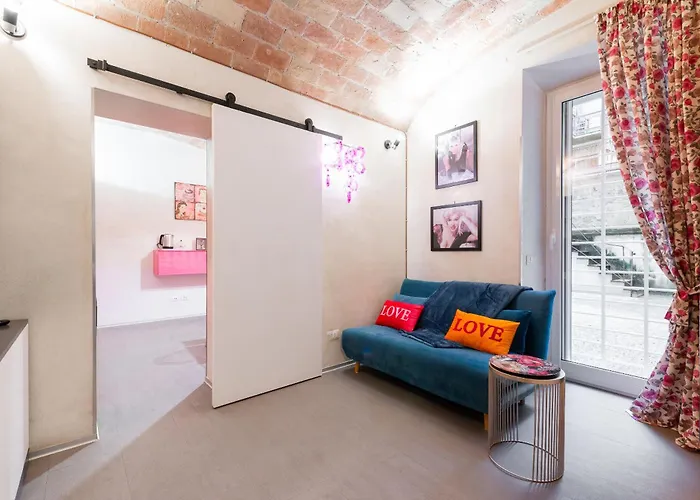 Apartment Pink House Secret Spot In Rom